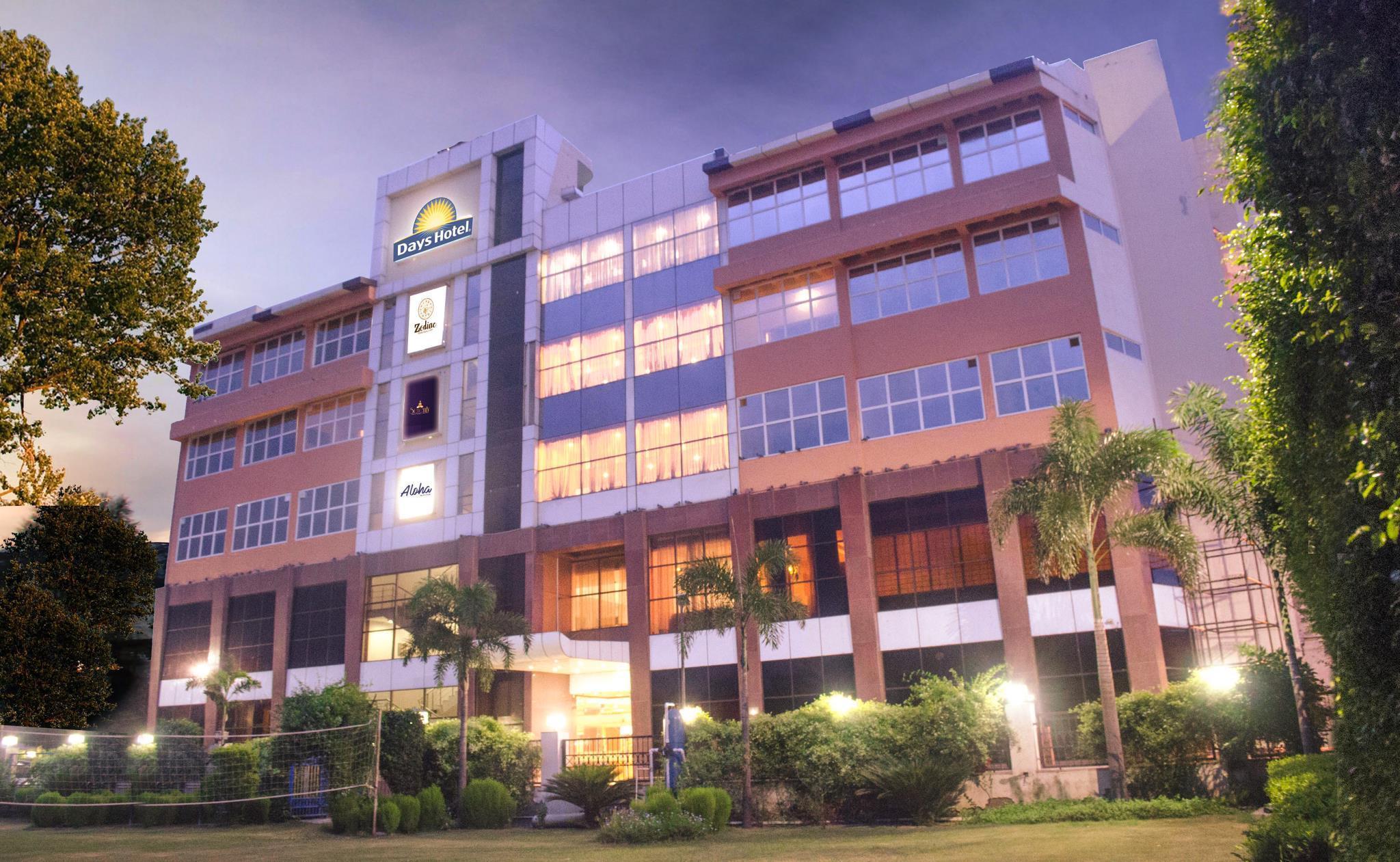 Days Hotel By Wyndham Neemrana Exterior foto
