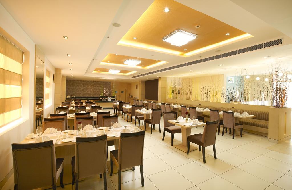 Days Hotel By Wyndham Neemrana Restaurant foto